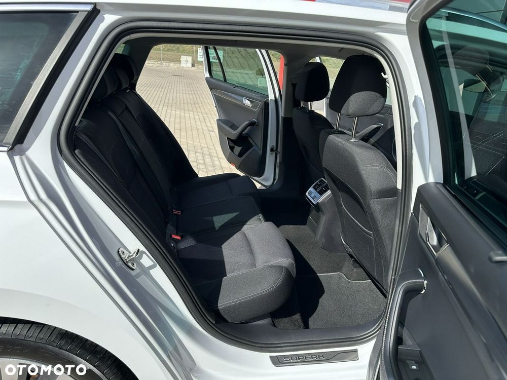 Skoda Superb 2.0 TDI SCR Style DSG - 15