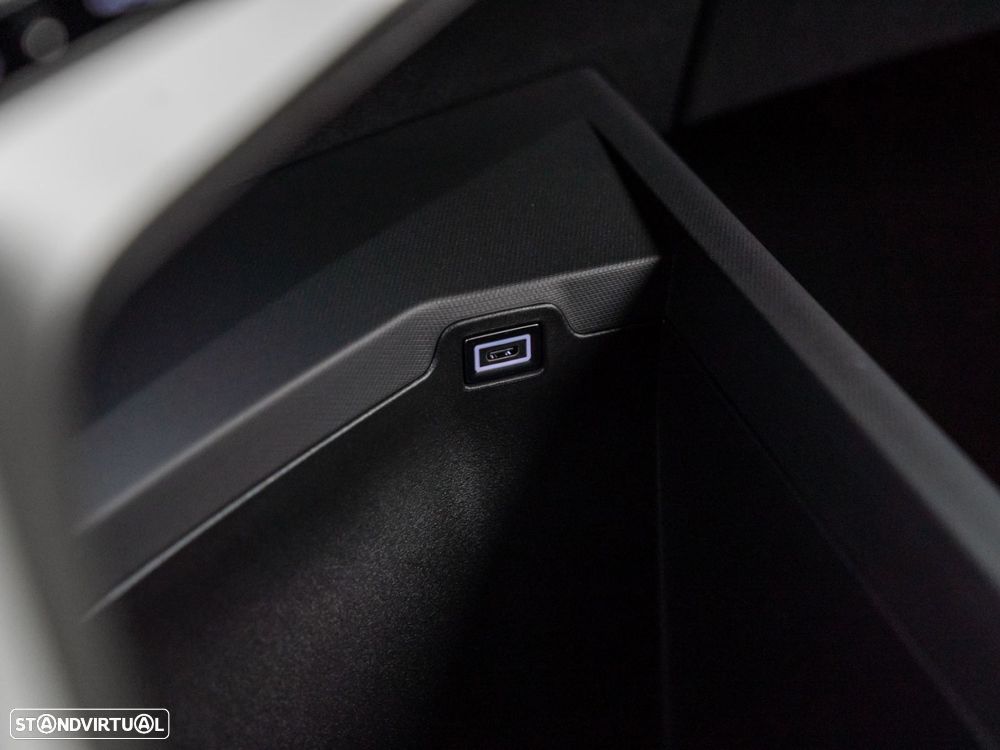 Peugeot 3008 1.2 Hybrid Allure e-DCS6 - 26