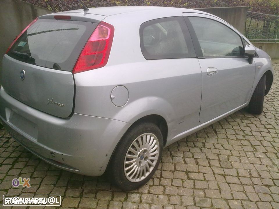 Traseira / Frente /Interior Fiat Grande Punto - 2