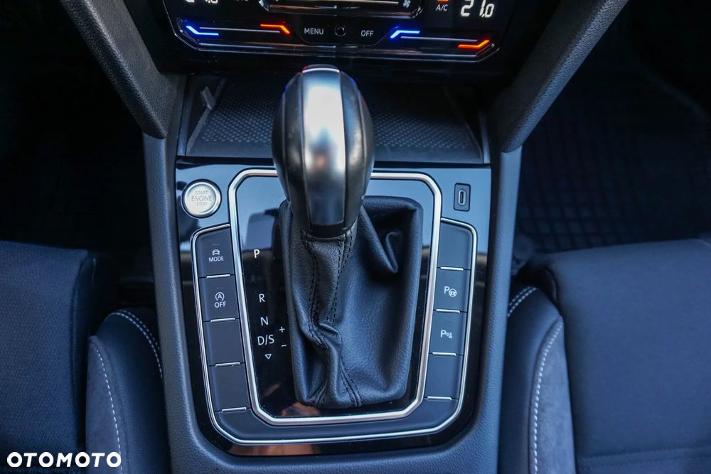 Volkswagen Passat - 19