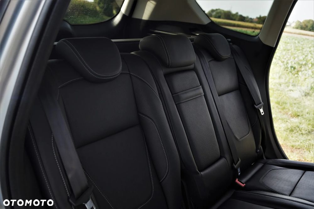 Ford Kuga - 24