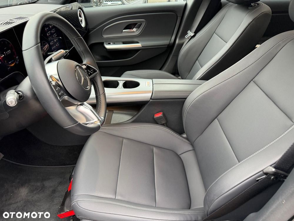 Mercedes-Benz CLA 200 mHEV 8G-DCT - 10