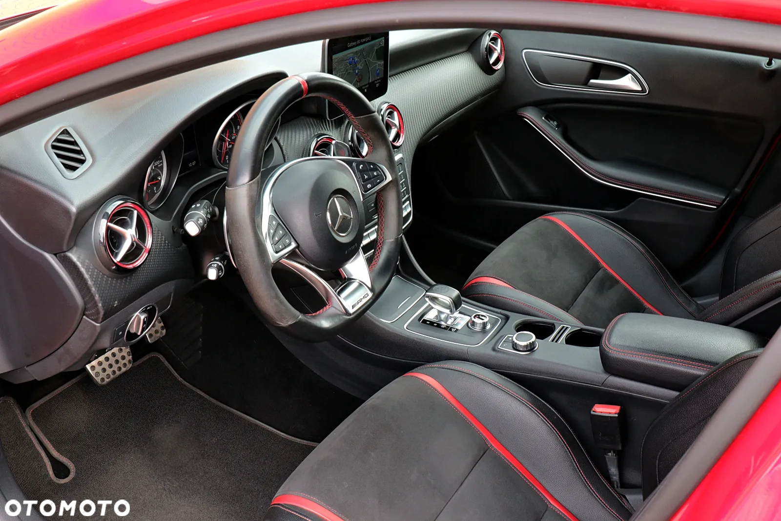 Mercedes-Benz Klasa A AMG 45 4Matic AMG Speedshift 7G-DCT - 24