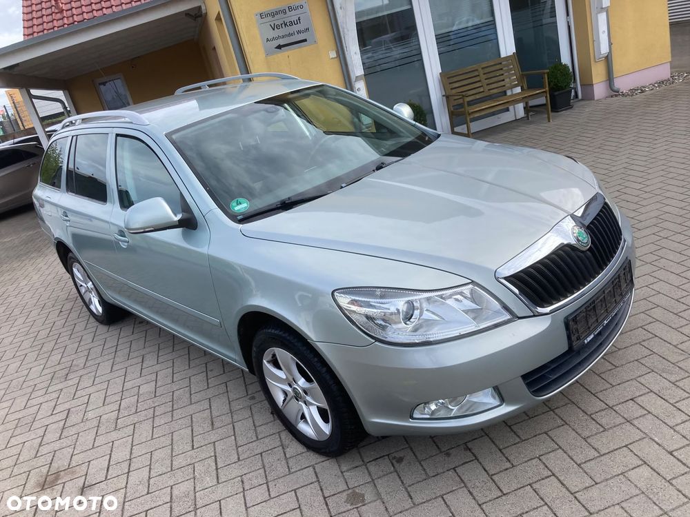 Skoda Octavia 2010 photo 2