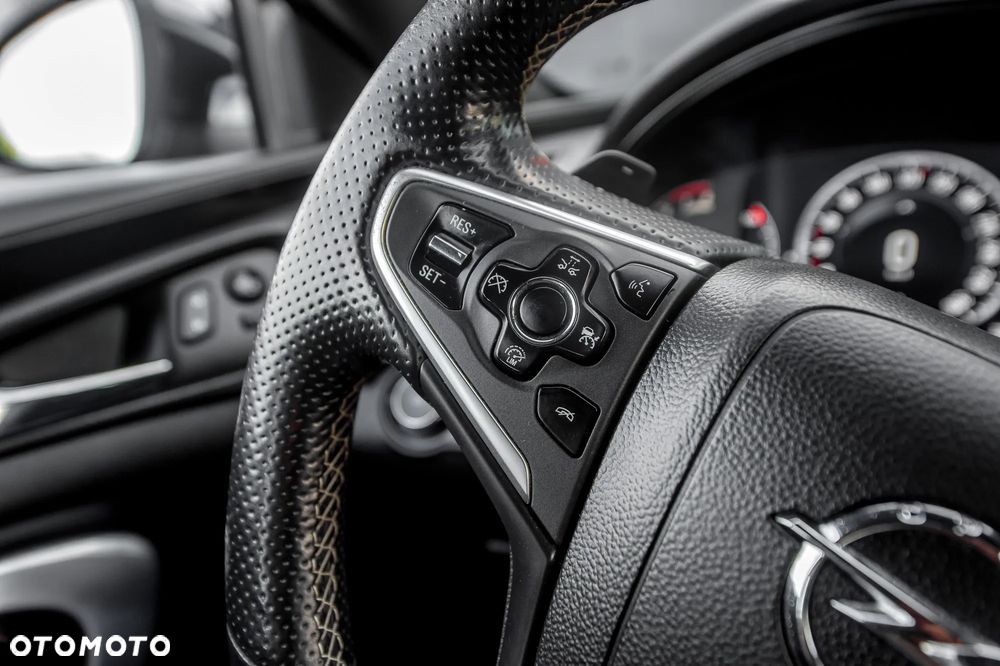 Opel Insignia 2.8 T V6 OPC - 27