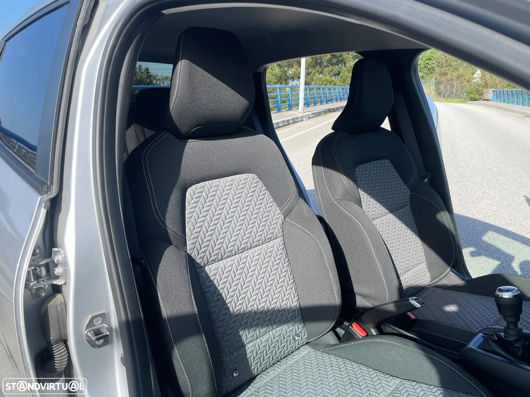 Renault Clio 1.0 TCe Techno - 25