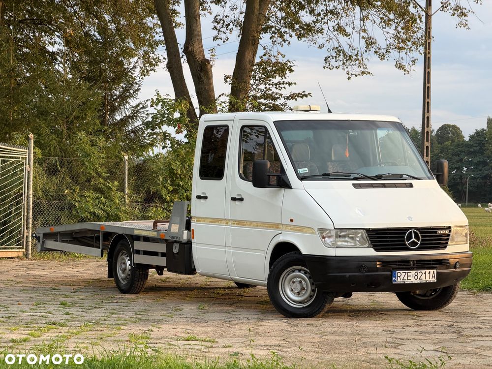 Mercedes-Benz Sprinter - 2