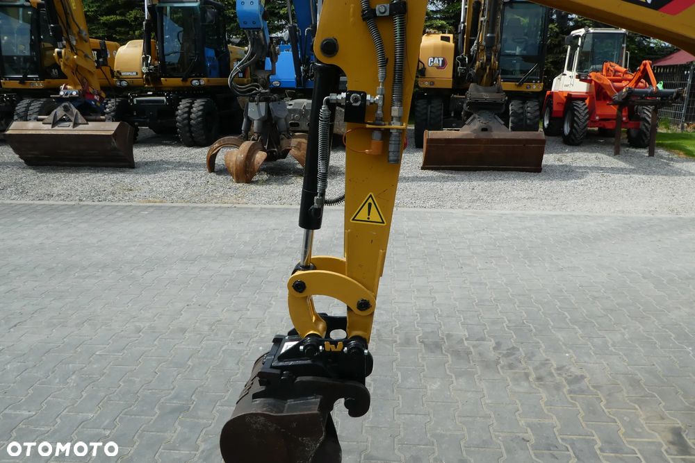 Caterpillar 301,8C PODWOZIE ROSUWANE - 9