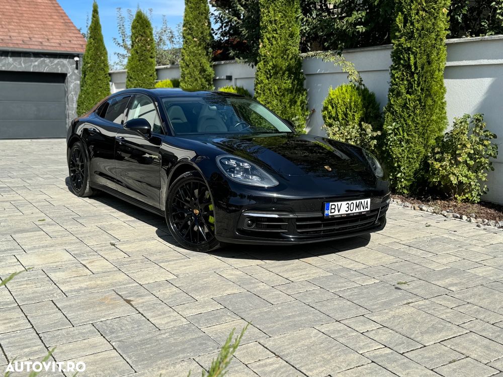 Porsche Panamera 4 E-Hybrid - 1