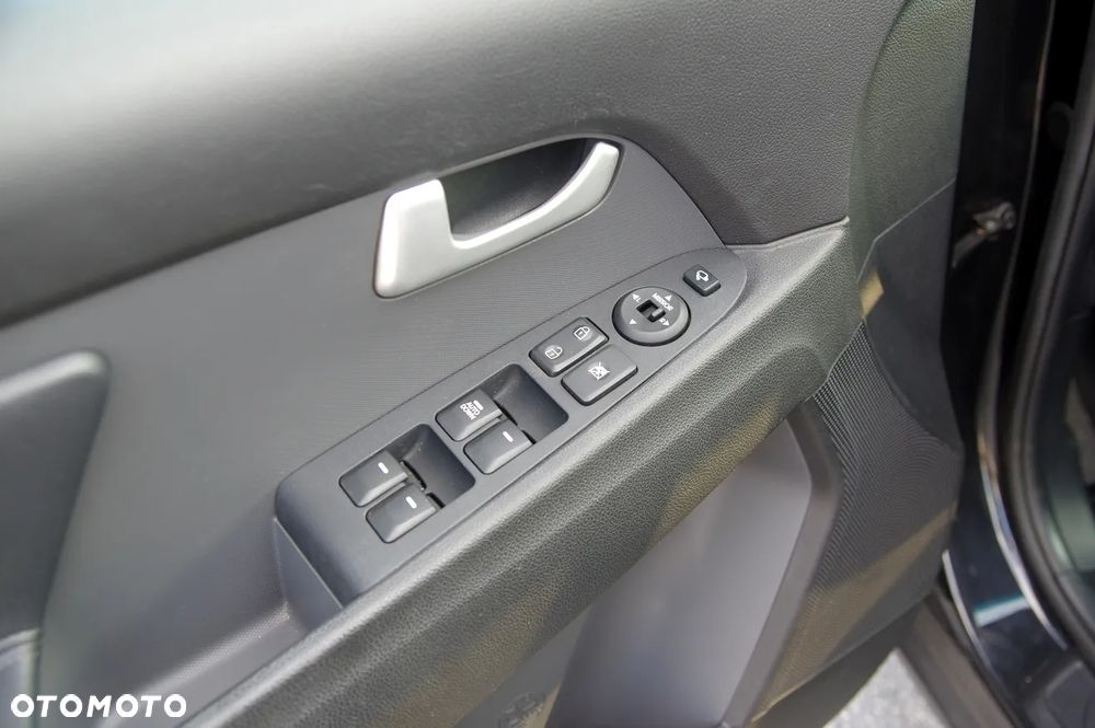 Kia Sportage 1.7 CRDI 2WD ISG Dream-Team Edition - 22