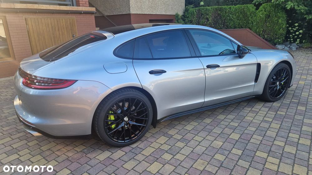 Porsche Panamera - 12