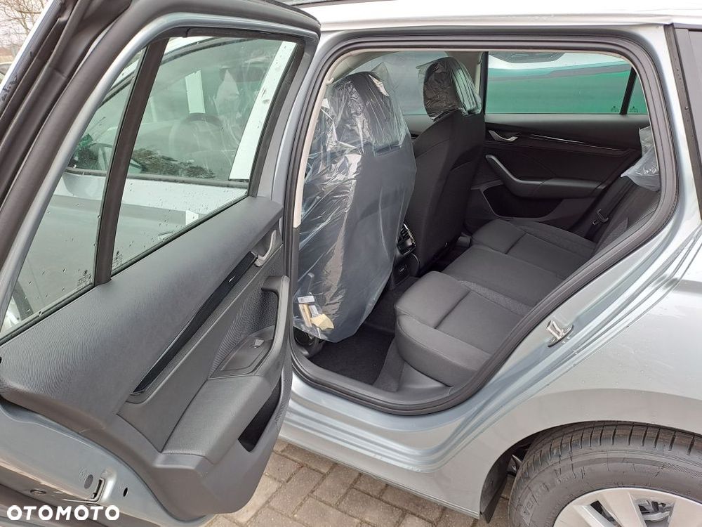 Skoda Octavia 2.0 TDI Drive Essence DSG - 7