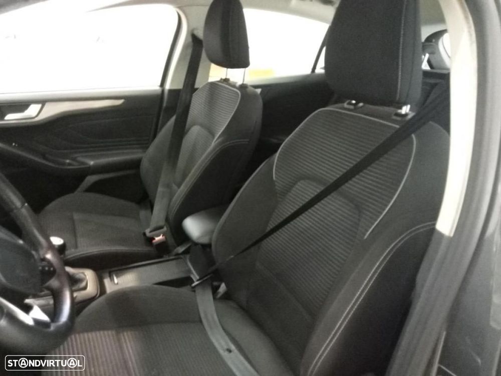 Ford Focus 1.5 TDCi ECOBlue Titanium - 8