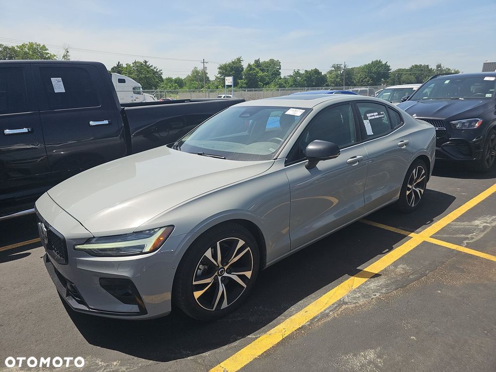 Volvo S60 B5 B AWD Plus Dark - 2
