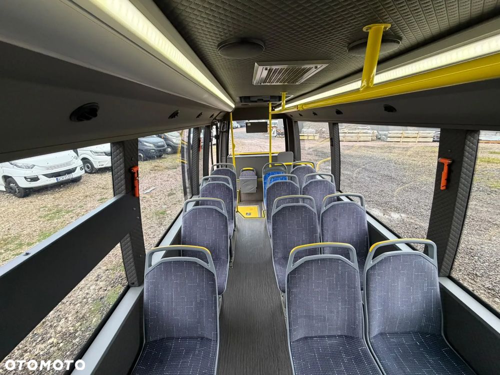 Mercedes-Benz Sprinter 519 - 18