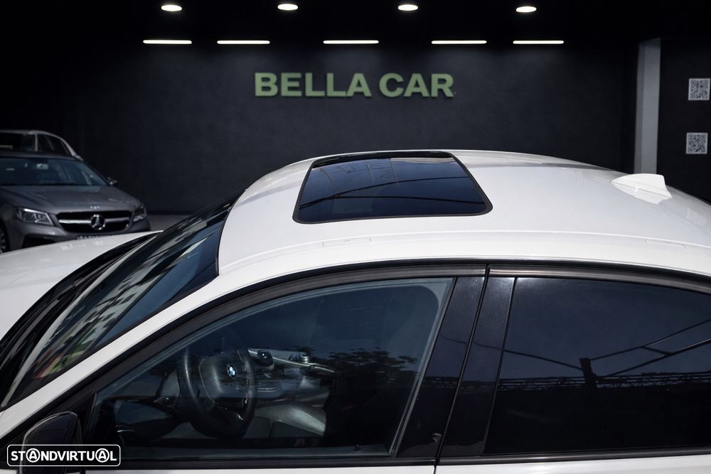 BMW 318 d Sport Line - 12