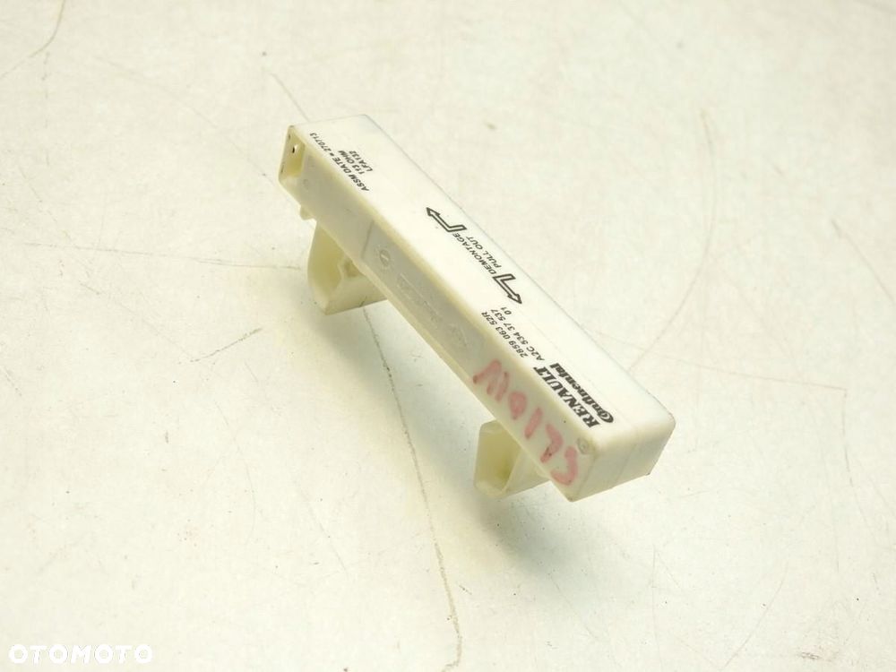 WZMACZNIACZ ANTENY RENAULT CLIO IV 285906352R - 6