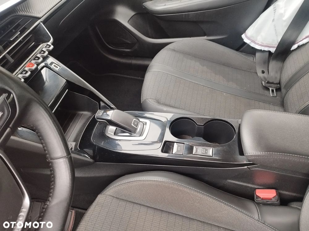Peugeot 208 PureTech 100 EAT8 Allure - 13