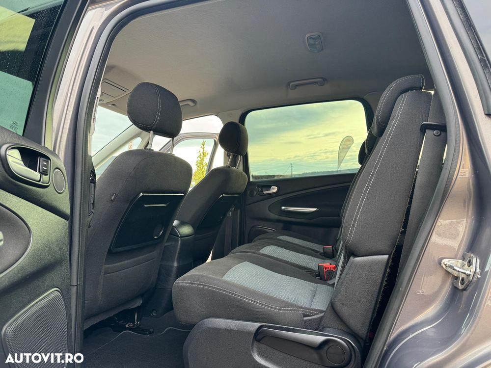 Ford Galaxy 2.0 TDCi Ghia - 14