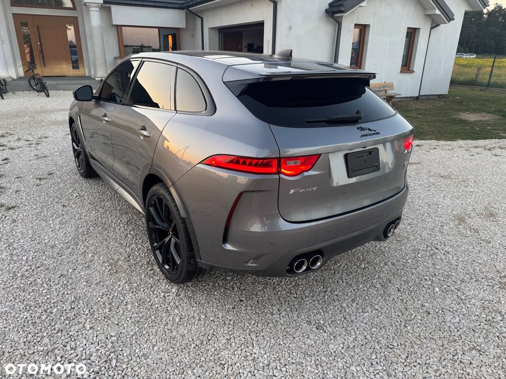 Jaguar F-Pace AWD SVR - 10