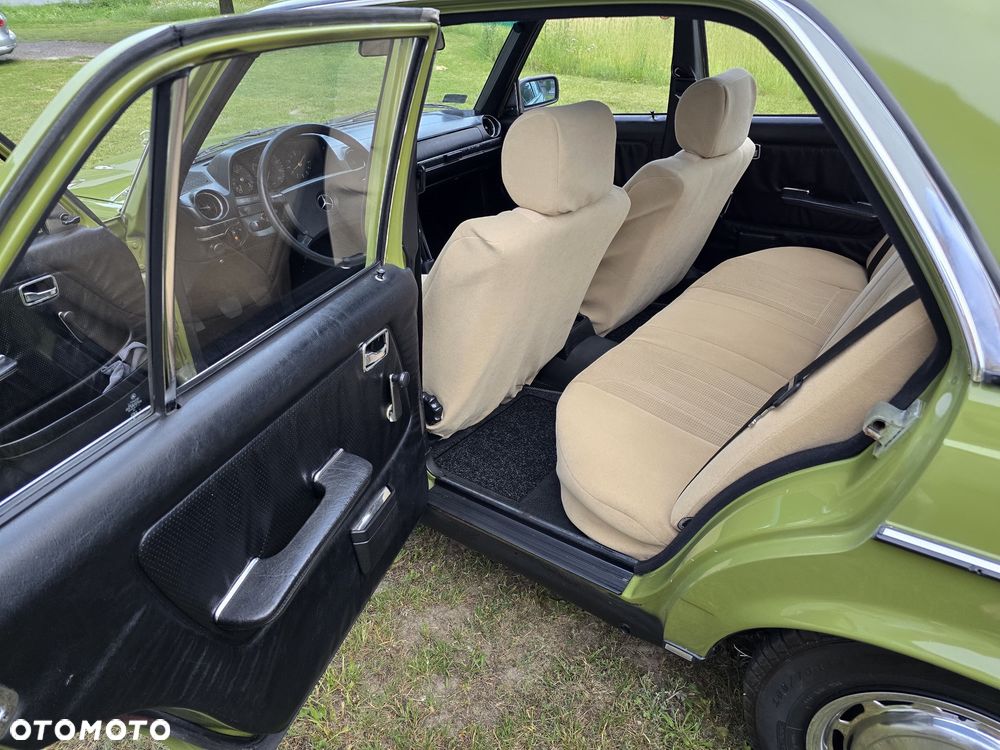 Mercedes-Benz W123 - 24