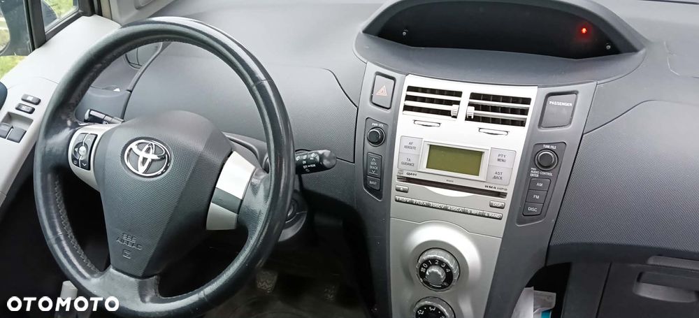 Toyota Yaris 1.3 Luna - 5