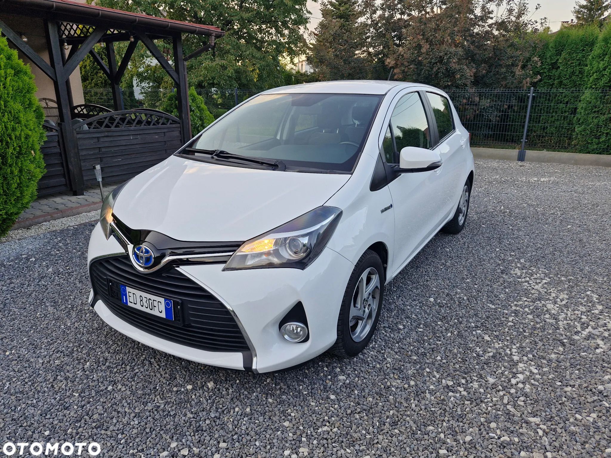 Toyota Yaris Hybrid 1.5 VVT-i Selection - 1