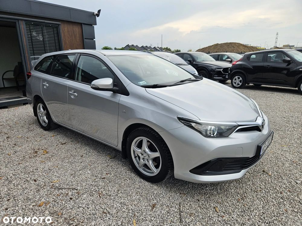 Toyota Auris 1.6 Premium - 12