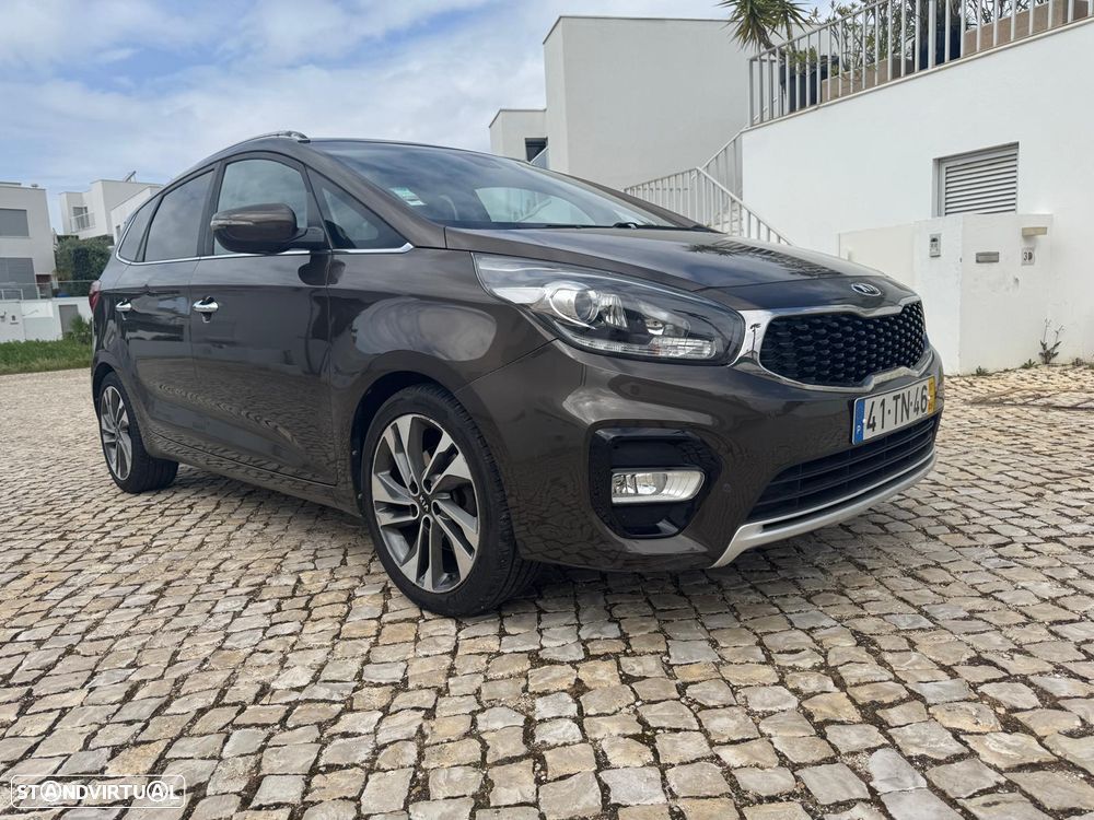 Kia Carens - 10