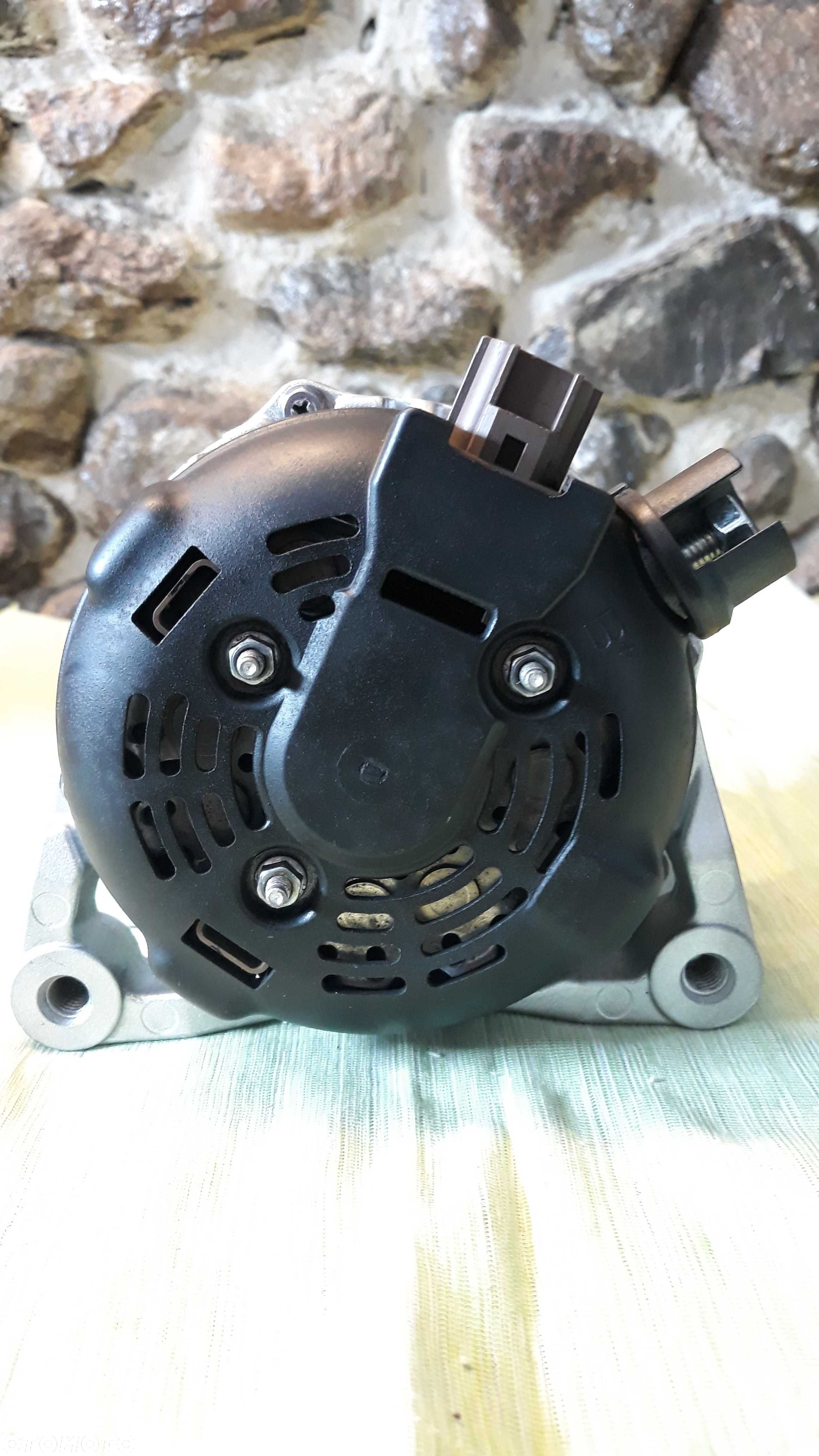 Alternator FORD C-max Focus Kuga Mazda 3, Volvo 1,6 i 2,0TDCI - 4