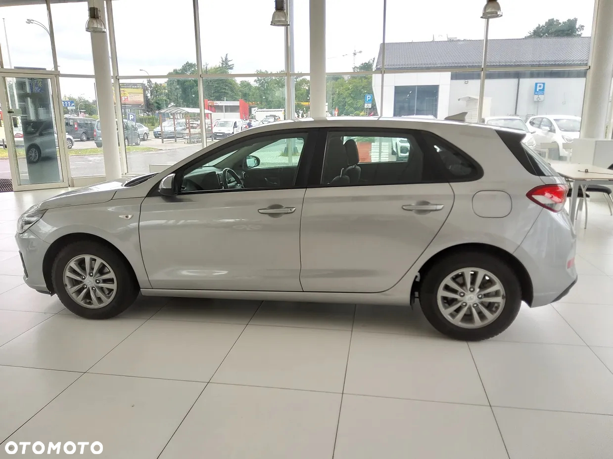 Hyundai i30 1.5 DPI Classic + - 8