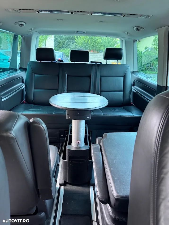 Volkswagen Multivan - 12