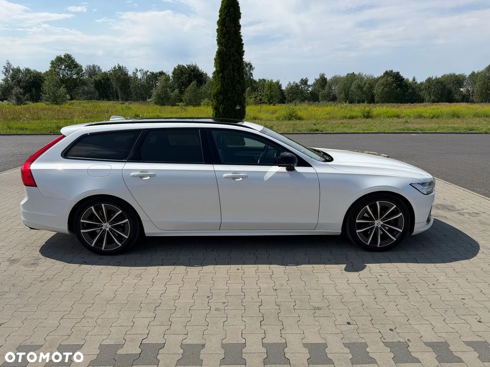 Volvo V90 D5 SCR AWD R-Design - 4