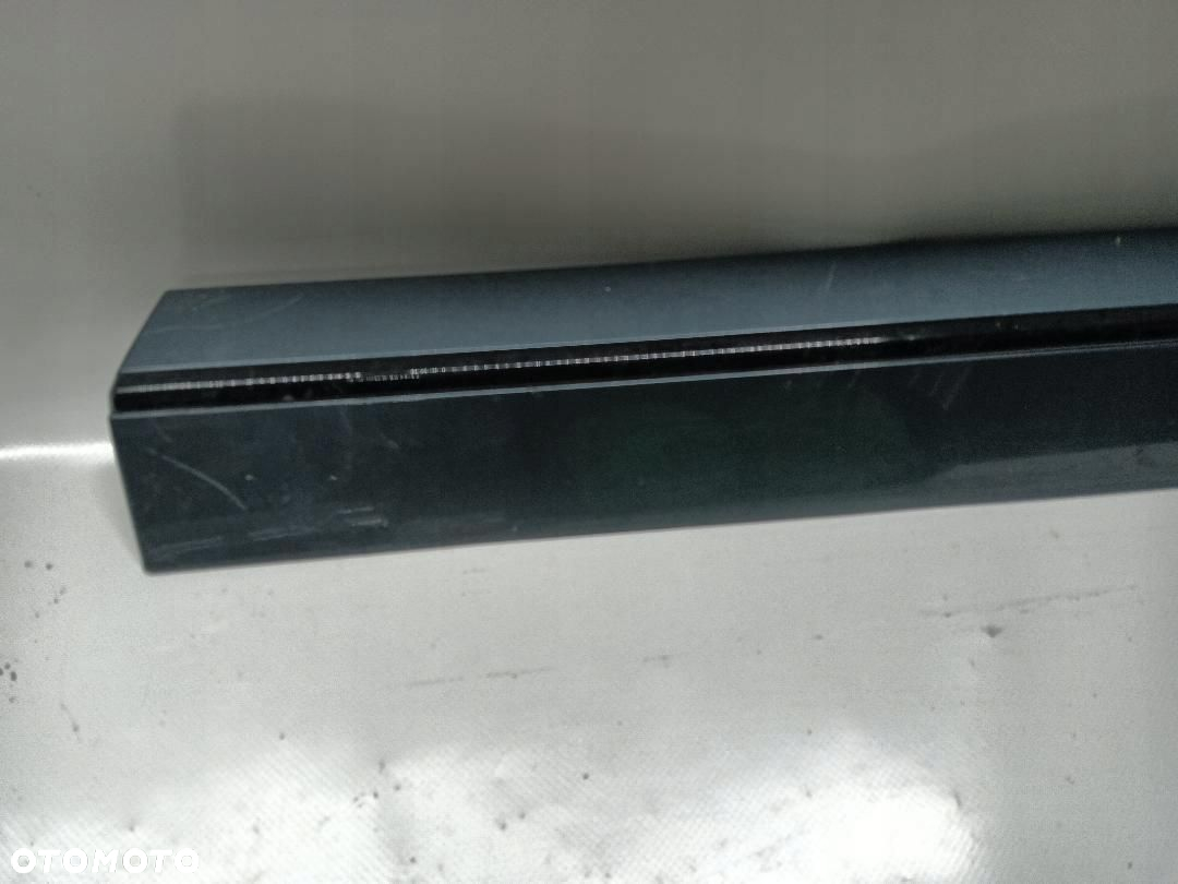 LISTWA DRZWI PRZÓD PRZEDNIA PRAWA SKODA SUPERB III 3V0854940G - 2