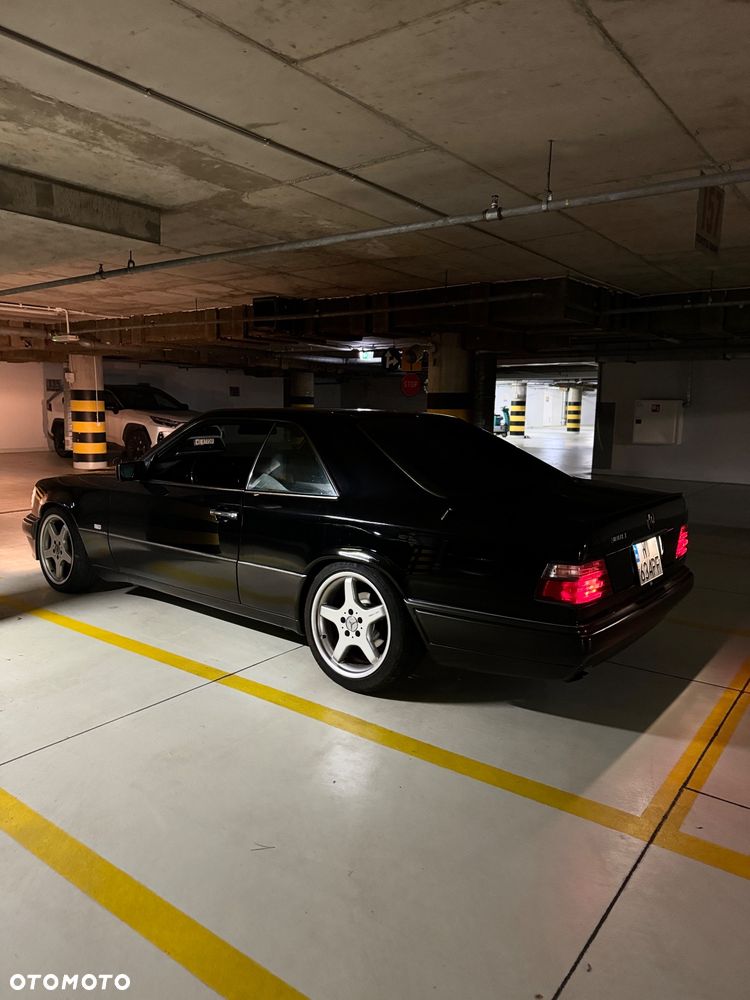 Mercedes-Benz W124 (1984-1993) - 23