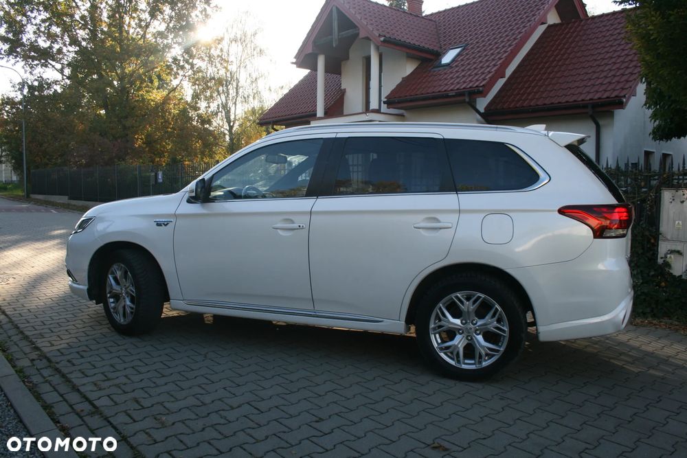 Mitsubishi Outlander - 10
