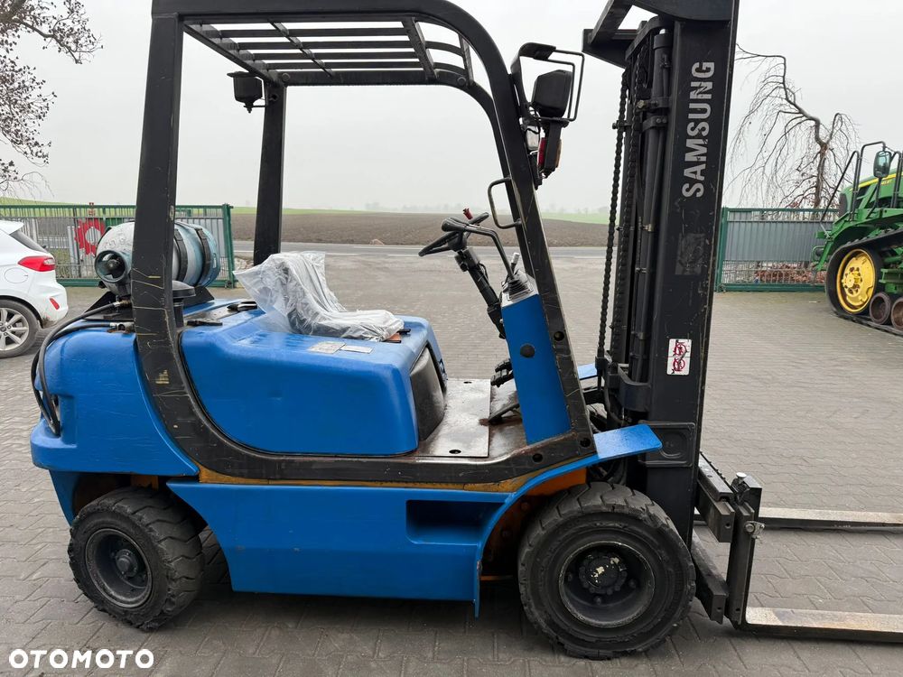 Samsung CF 25 U TOYOTA - 8