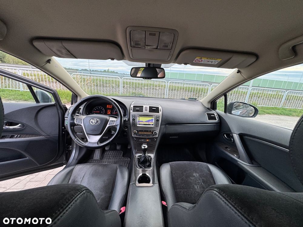 Toyota Avensis 2.0 Prestige NAVI - 8