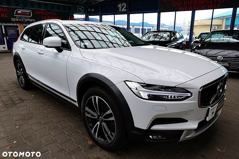 Volvo V90 Cross Country - 10