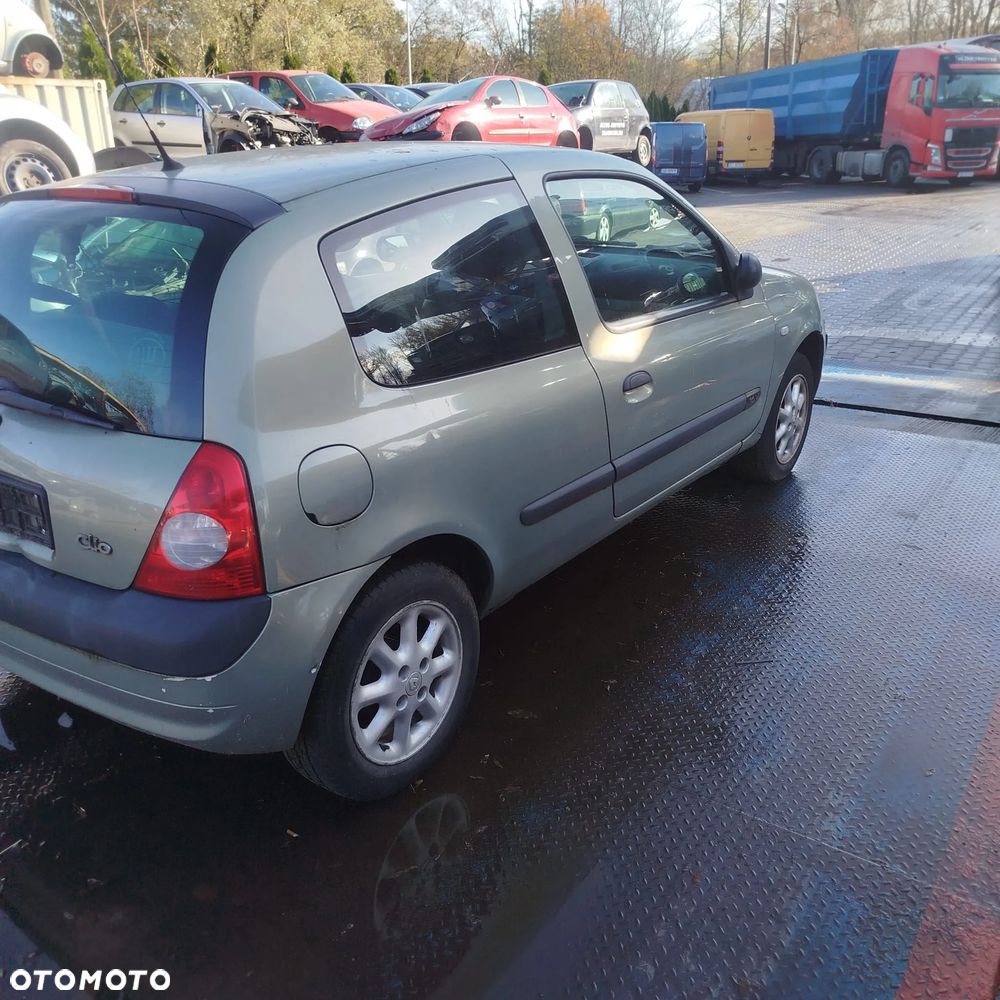 Renault Clio 2 na części. - 9