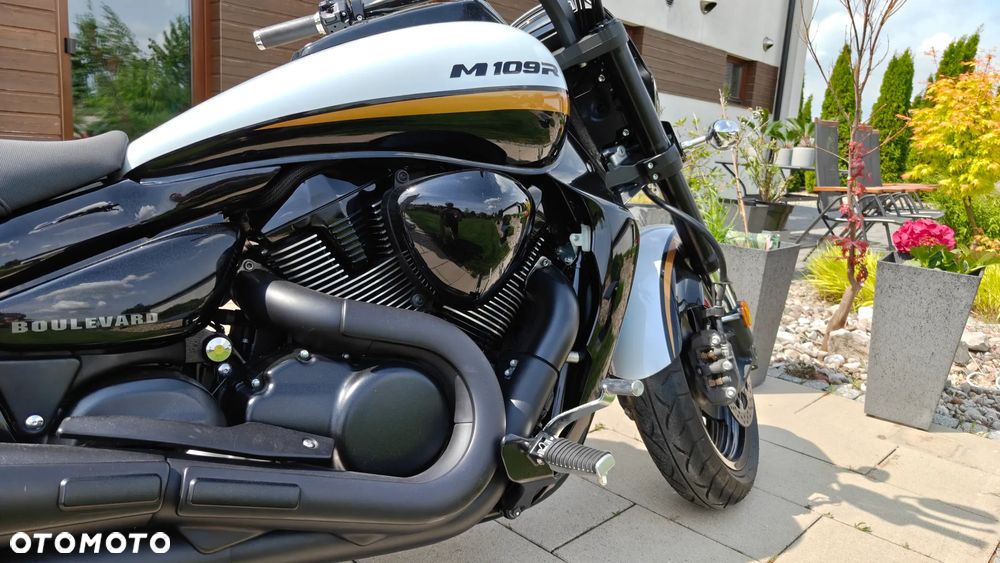 Suzuki Boulevard - 13