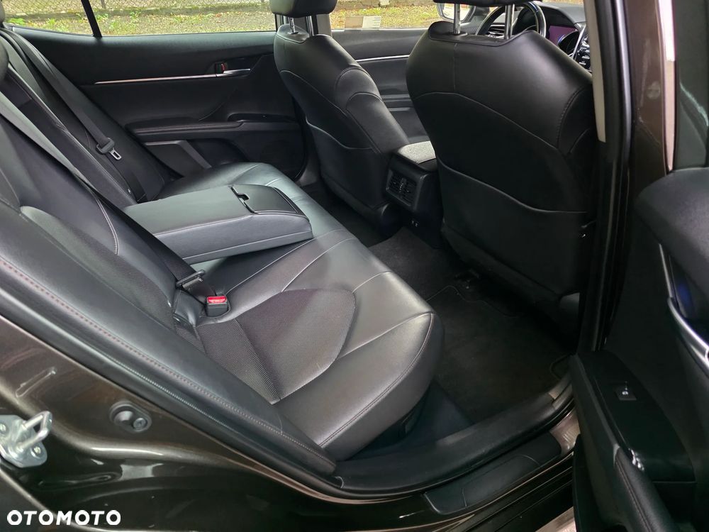 Toyota Camry 2.5 Hybrid Executive CVT - 6