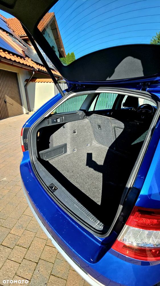 Skoda Octavia Scout 2.0 TDI 4x4 DSG - 3