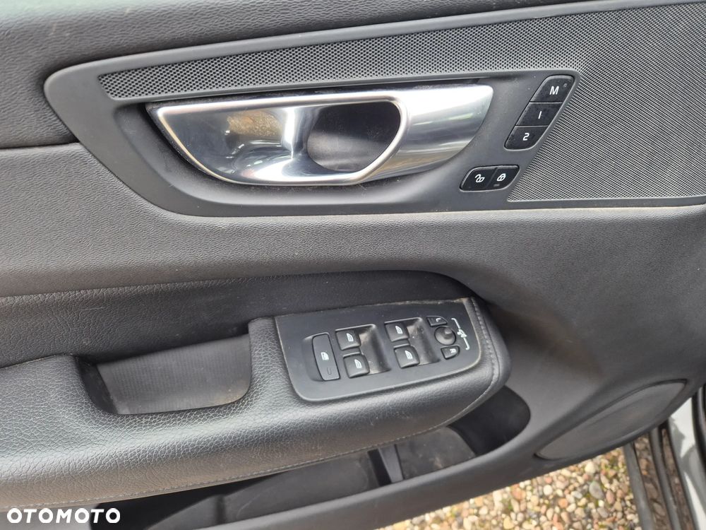 Volvo XC 60 B4 B Inscription - 11