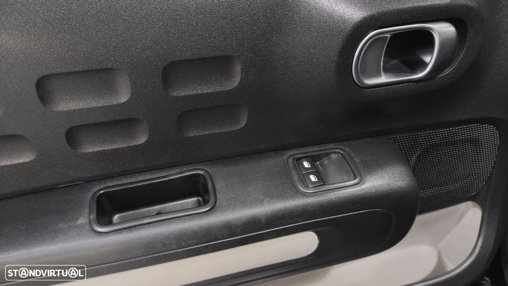 Citroën C3 1.2 PureTech Shine - 27