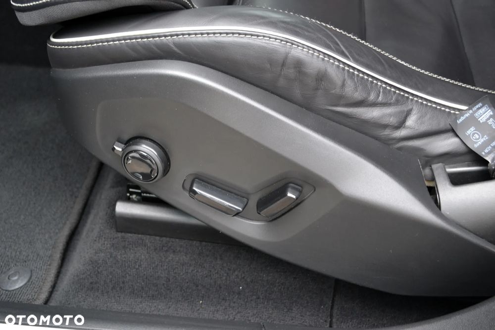 Volvo XC 60 - 30