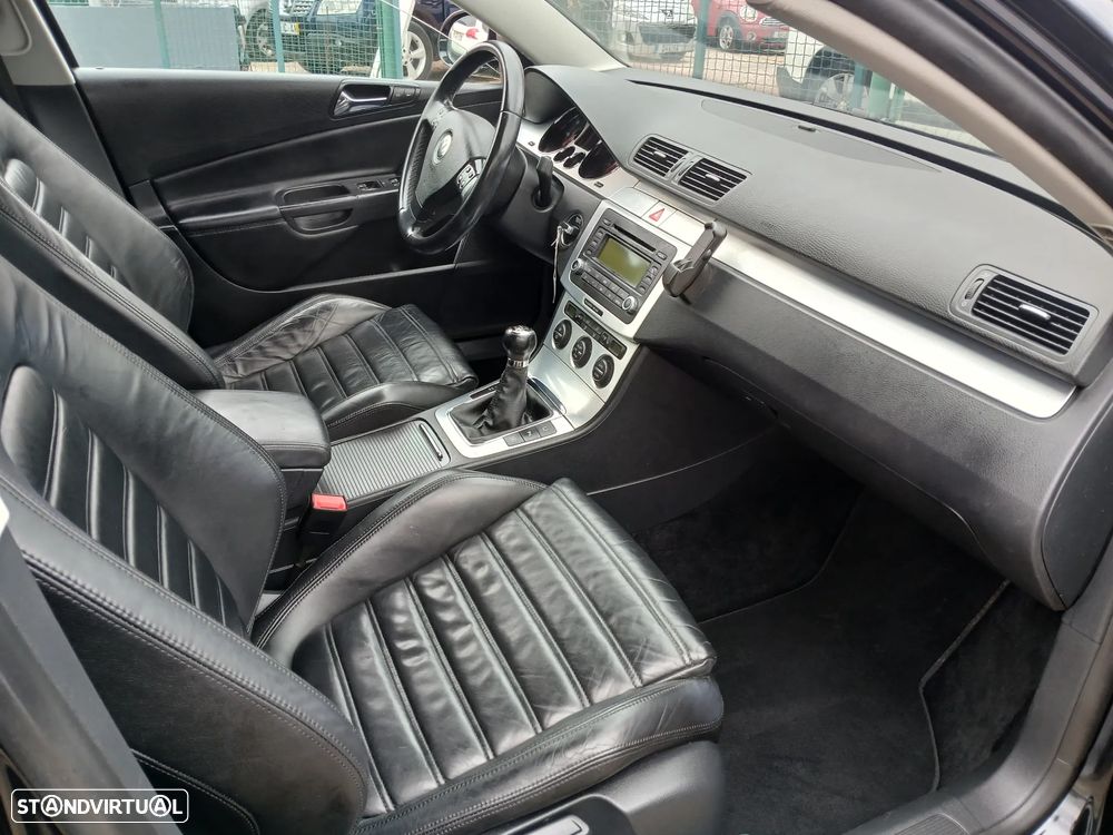 VW Passat 2.0 TDI Highline - 29