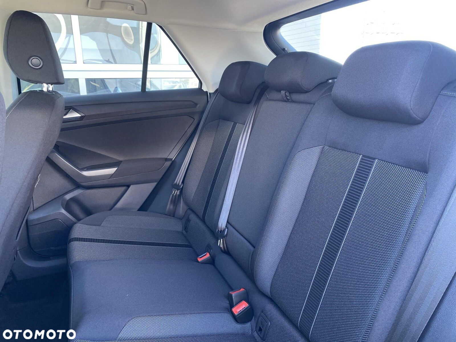 Volkswagen T-Roc - 15
