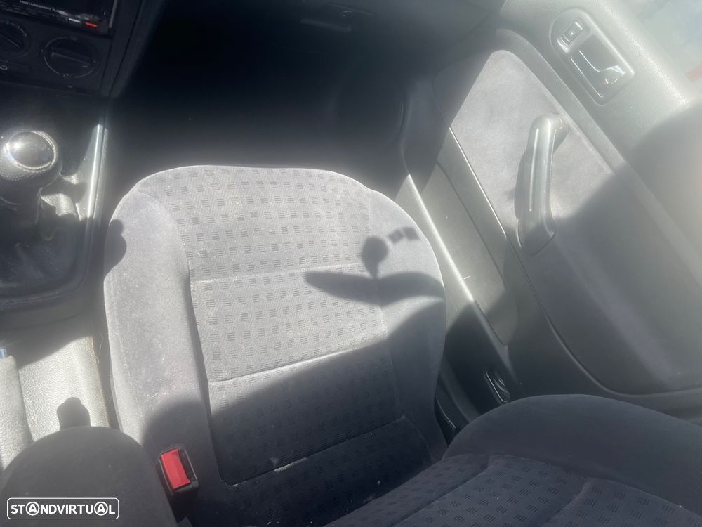 VW Golf 1.4i Confort - 5