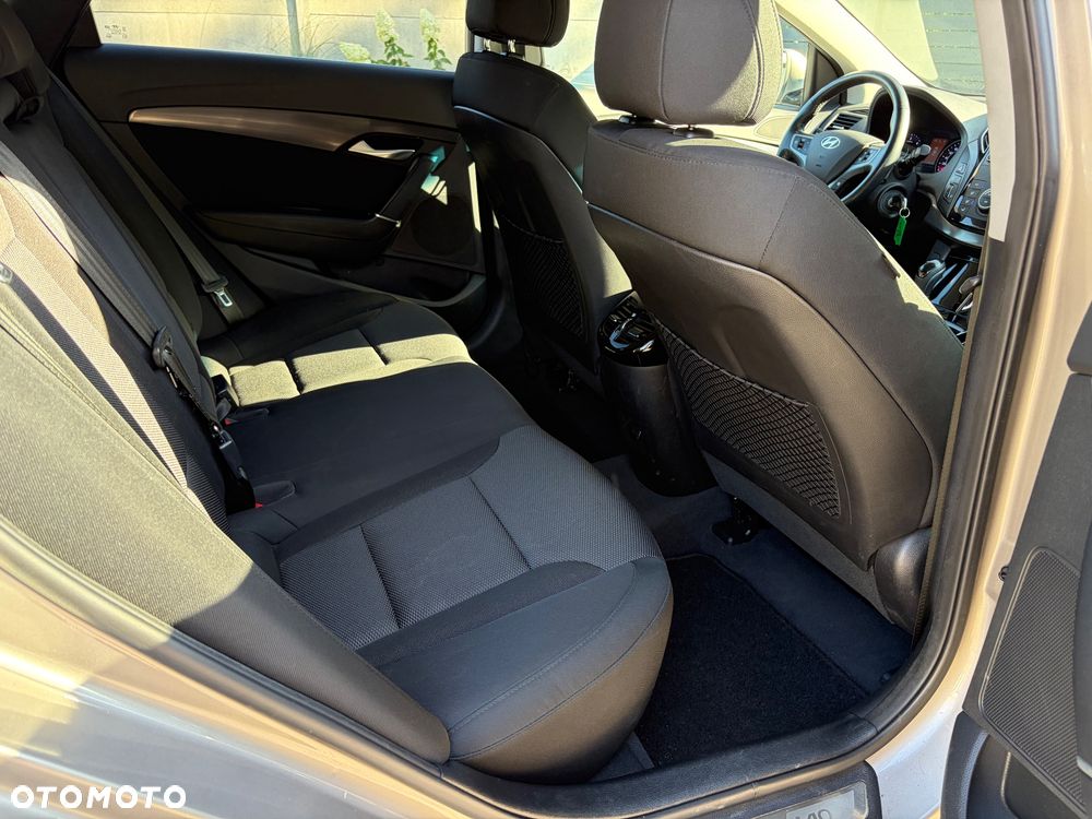 Hyundai i40 Kombi 1.7 CRDi DCT Trend - 23